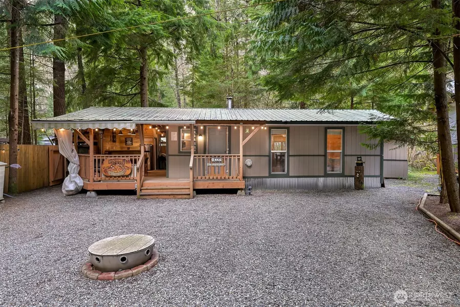 1029 Maple LN, Sumas, WA 98266