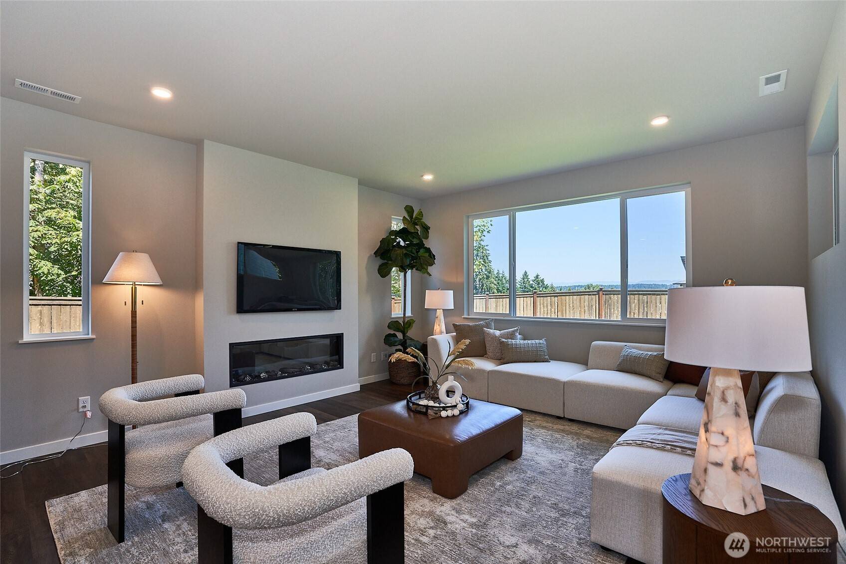 Federal Way, WA 98023,324 SW 365th St #7