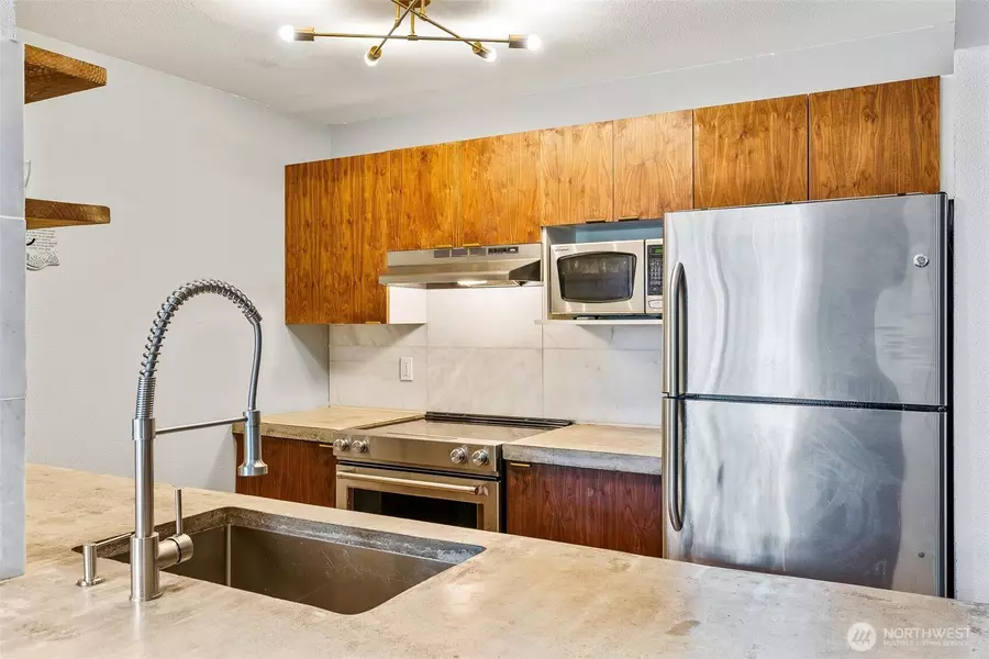 15415 35th AVE W #A306, Lynnwood, WA 98087