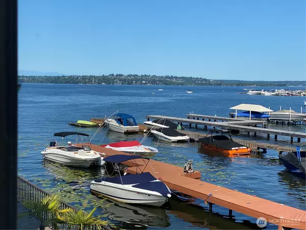 4561 Lake Washington BLVD NE #203, Kirkland, WA 98033