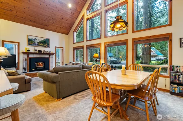 Glacier, WA 98244,7077 Austin Pass RD