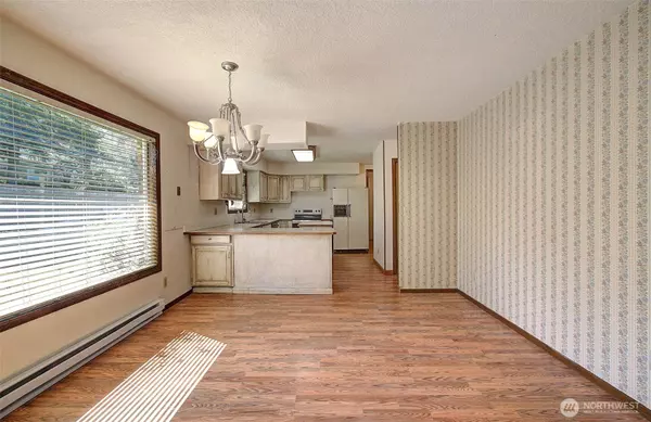 Longview, WA 98632,100 Inglewood DR