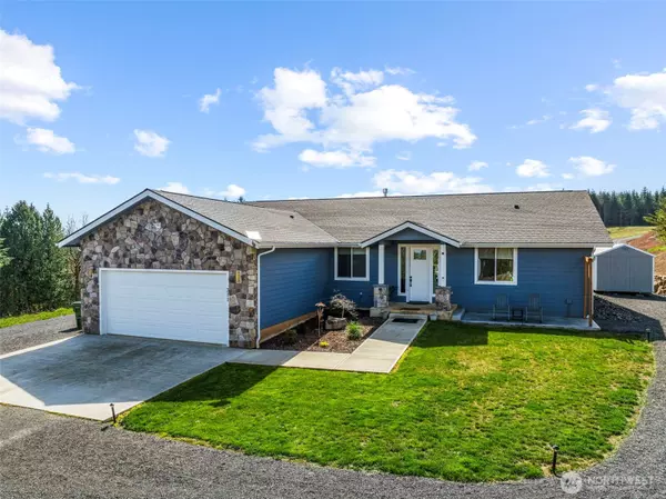 311 Olequa Heights RD, Castle Rock, WA 98611