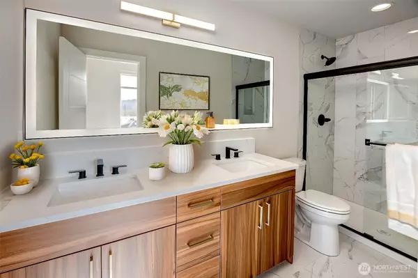 Kenmore, WA 98028,18717 68th AVE NE #103
