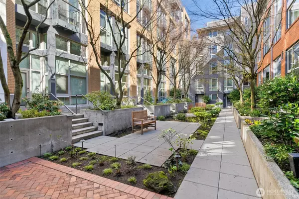 Seattle, WA 98102,530 Broadway E #113