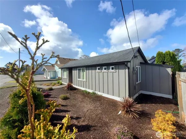 Seaview, WA 98644,4711 Pacific WAY