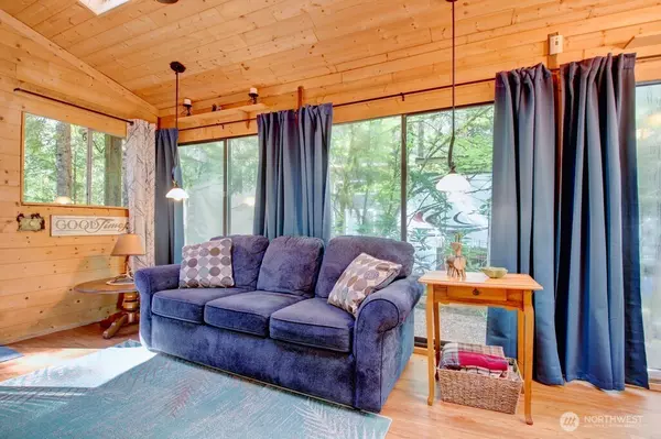 Deming, WA 98244,40 2 Wilderness WAY