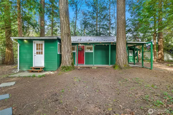8413 Ash LN, Maple Falls, WA 98266