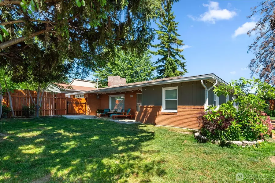 2002 Maple ST, Wenatchee, WA 98801