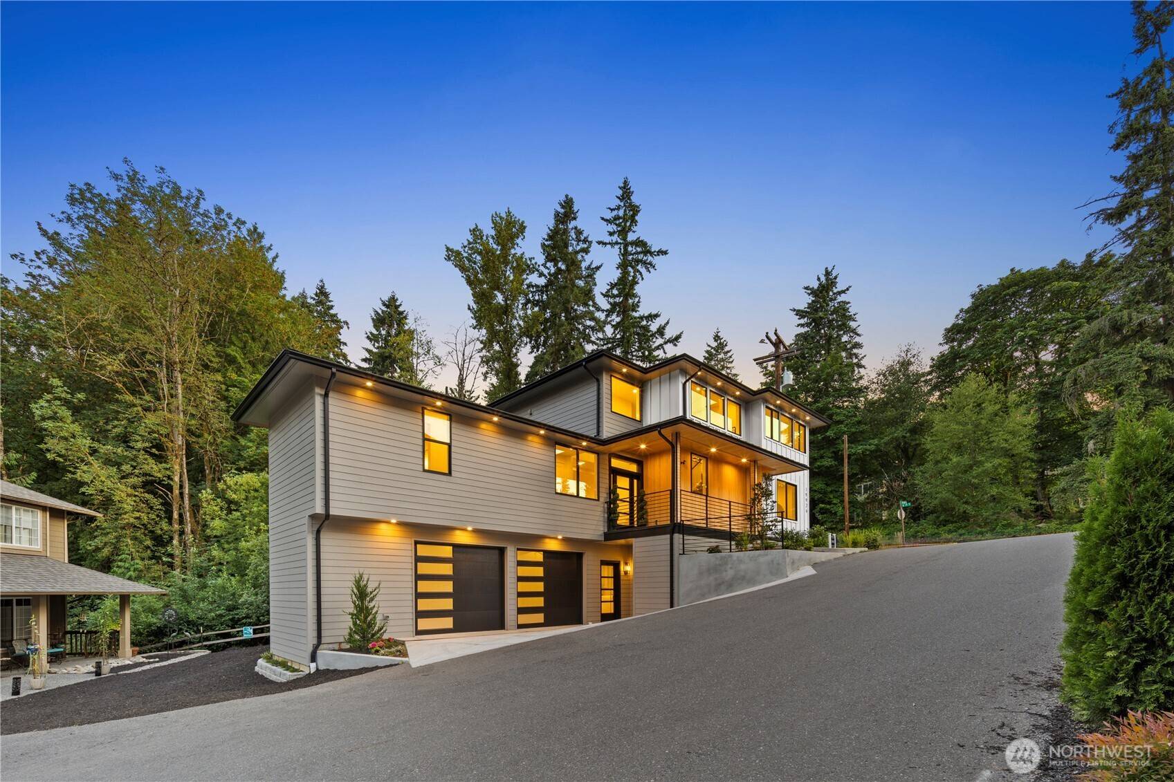 19926 68th AVE NE, Kenmore, WA 98028