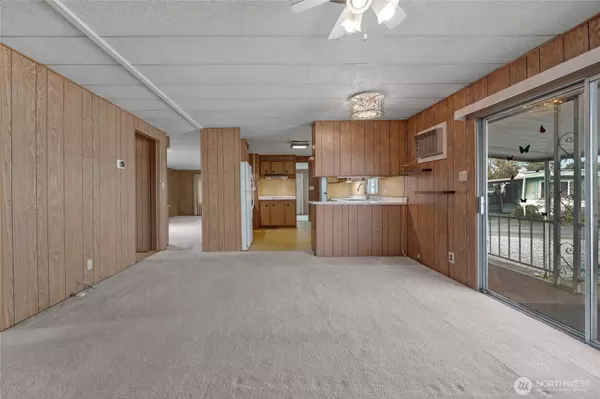 Kenmore, WA 98028,7301 NE 175th Street Dr #215