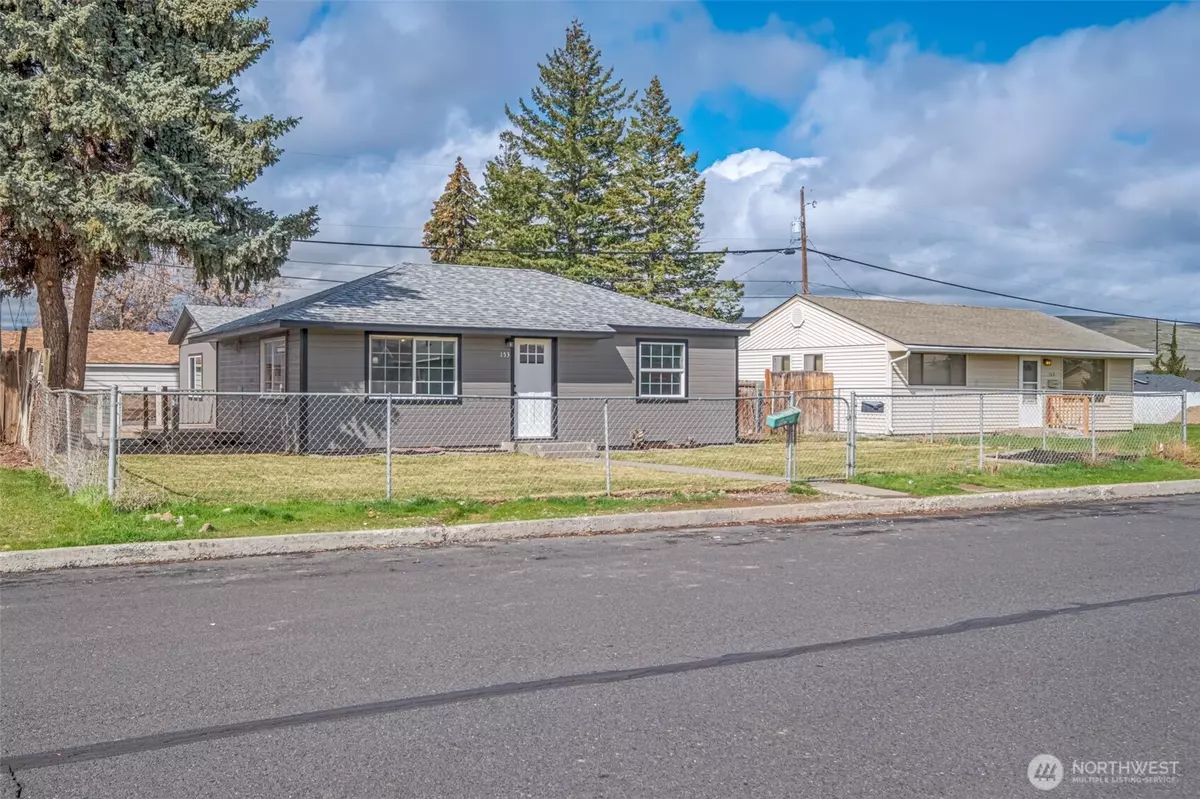 Ephrata, WA 98823,153 F ST NE