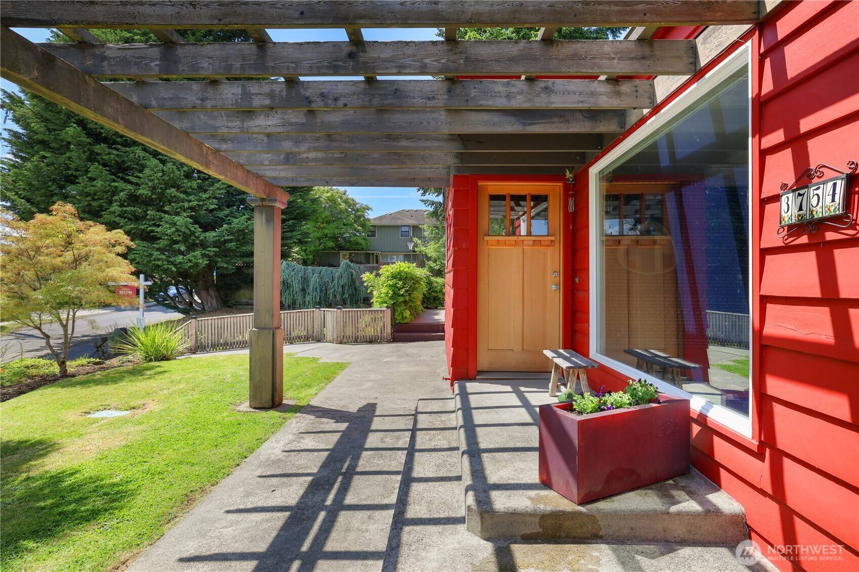 3754 SW 107th ST, Seattle, WA 98146