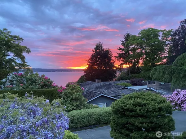 Kirkland, WA 98033,1054 Waverly WAY