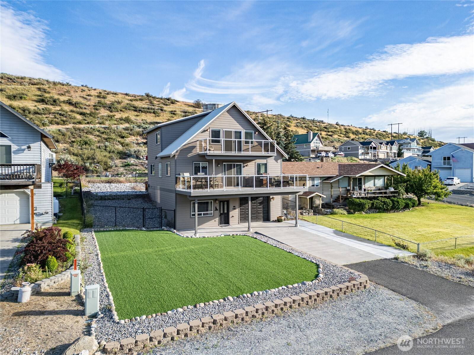 180 W Entiat DR, Orondo, WA 98843
