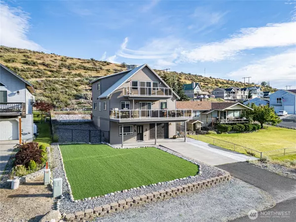 180 W Entiat DR, Orondo, WA 98843