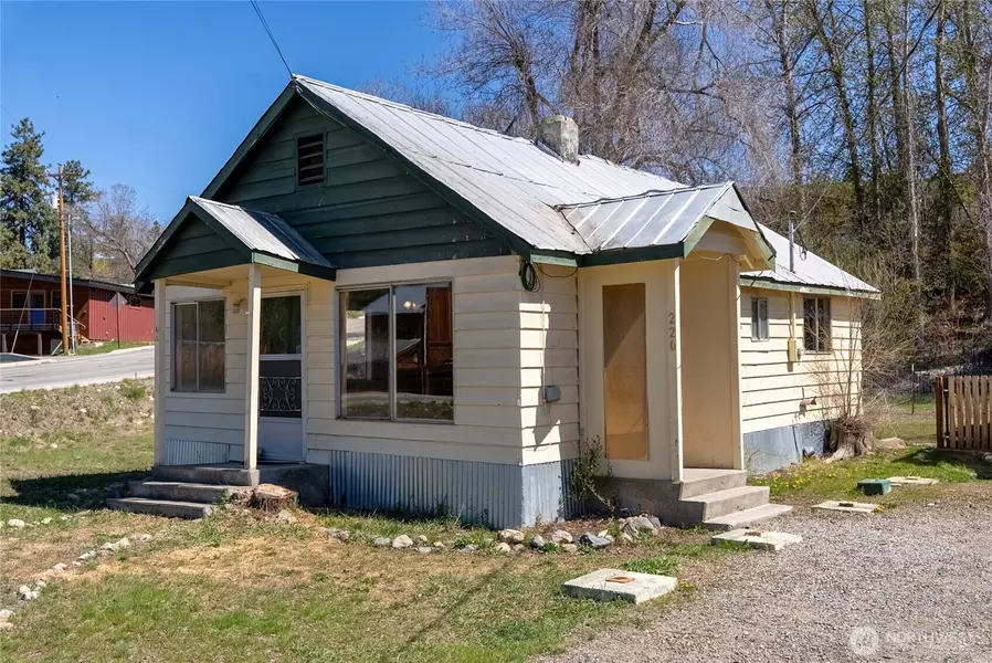 220 Corral ST, Winthrop, WA 98862
