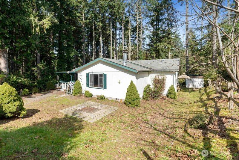 11712 114th Avenue Ct, Anderson Island, WA 98303