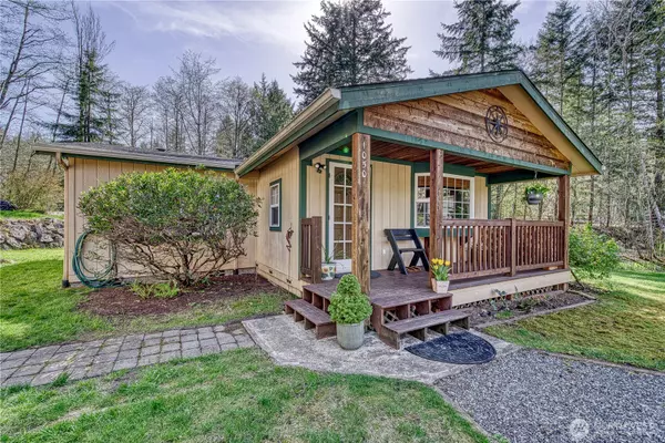 1050 Woods RD E, Port Orchard, WA 98366