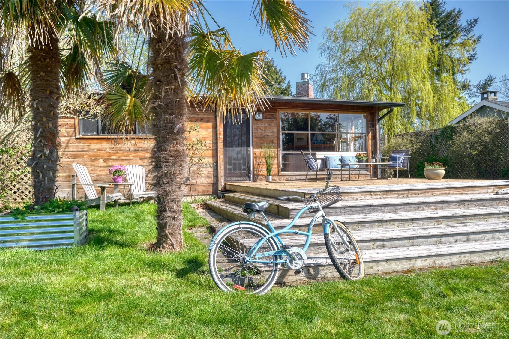 684 Mallard LN, Point Roberts, WA 98281
