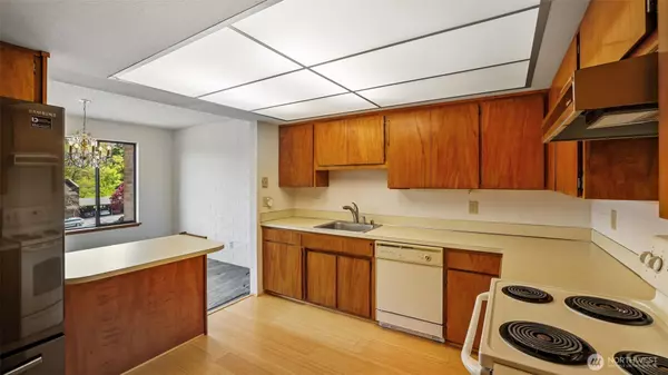 Seattle, WA 98168,10821 Glen Acres DR S #C