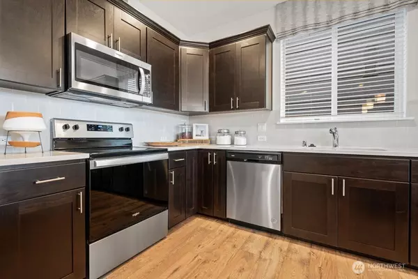 Yelm, WA 98597,9991 Merrick ST SE #370