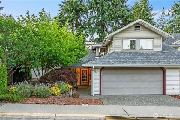 10244 NE 138th PL #B1, Kirkland, WA 98034
