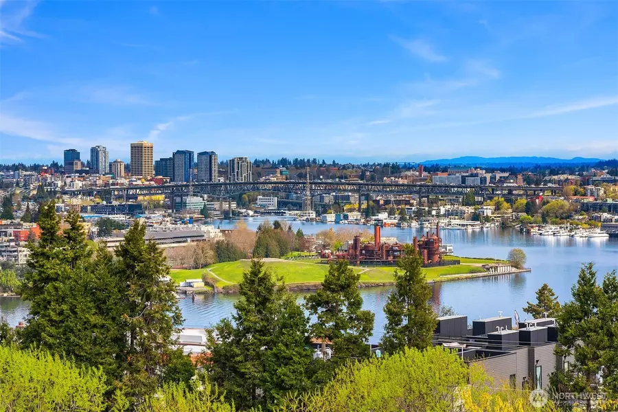 2400 Aurora AVE N #201, Seattle, WA 98109