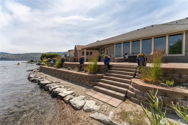 215 Wall ST, Manson, WA 98831