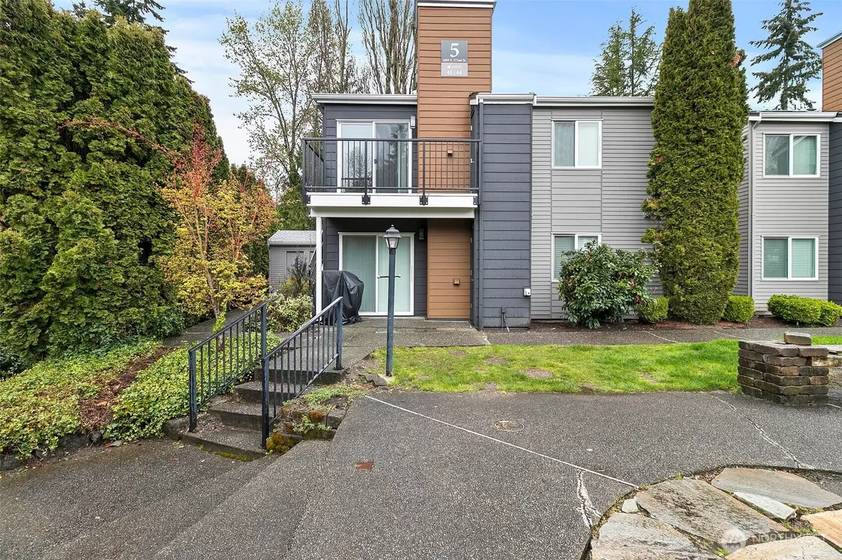 Kent, WA 98032,2605 S 272nd #42