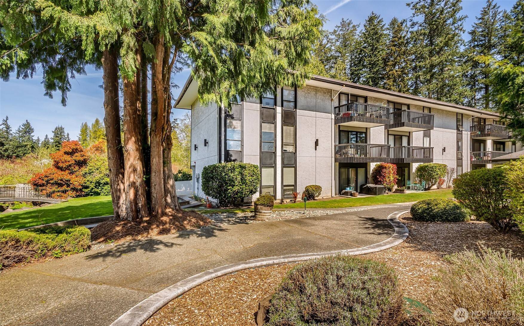 19409 56th AVE W #109, Lynnwood, WA 98036