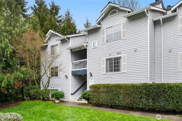 7453 Newcastle Golf Club Rd #E302, Newcastle, WA 98059