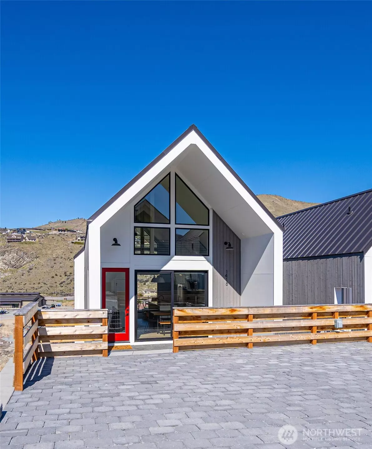 Chelan, WA 98816,1418 Cottage LN