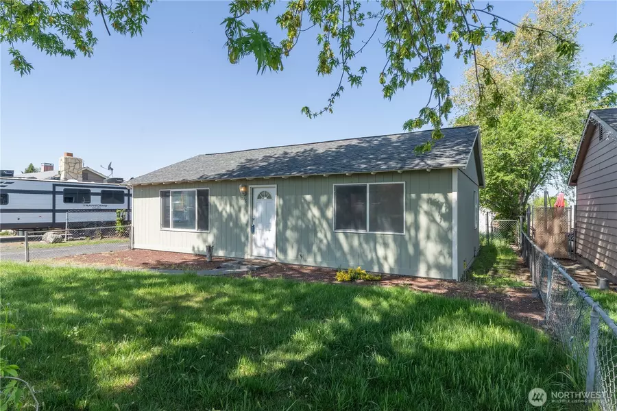746 S Grand DR, Moses Lake, WA 98837
