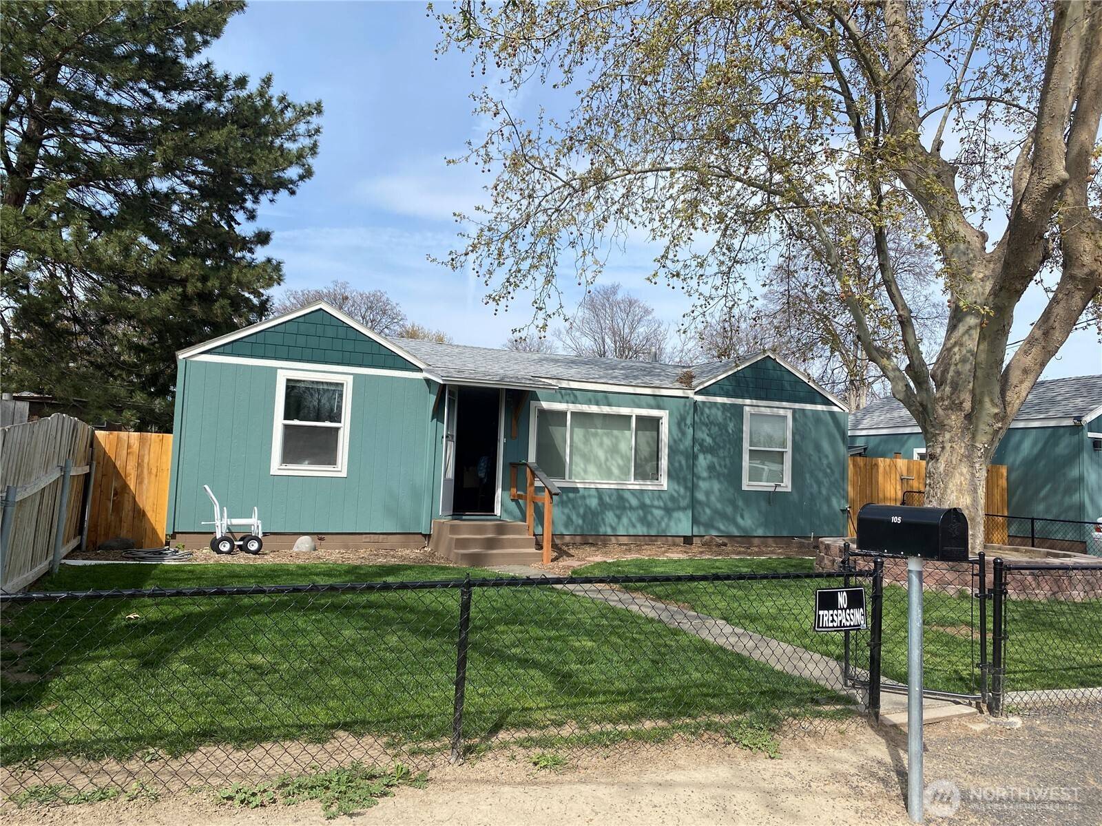 105 E 13th AVE, Kennewick, WA 99337