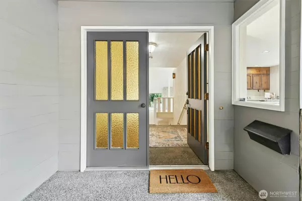 Mercer Island, WA 98040,9376 Mercerwood DR