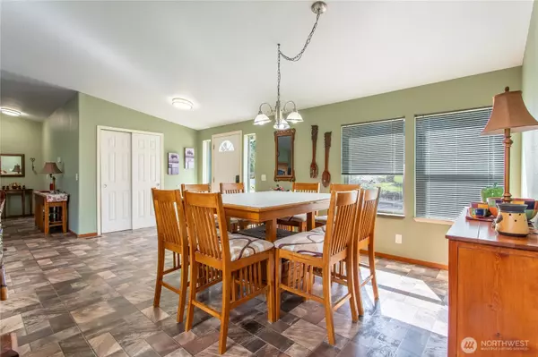 Winlock, WA 98596,1962 Hwy 603