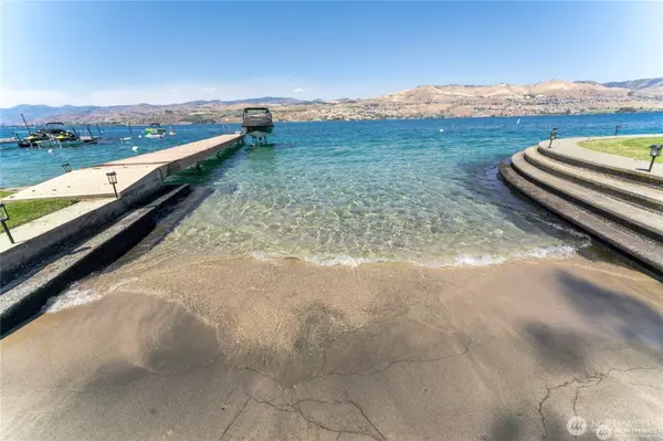 Chelan, WA 98816,43 & 49 Gold Coast LN