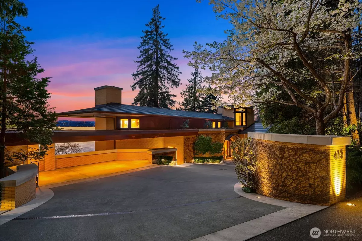 Bellevue, WA 98004,415 Shoreland DR SE