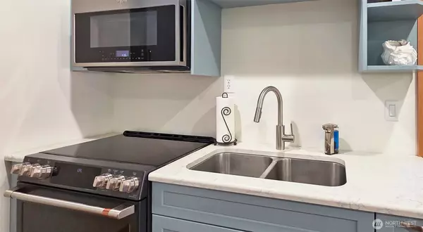 Lopez Island, WA 98261,65 Dolphin LN