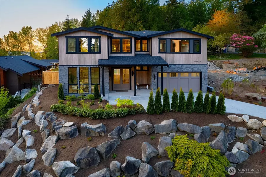 10316 NE 43rd ST, Kirkland, WA 98033