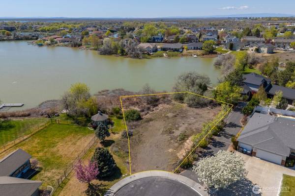 1045 S Laguna DR, Moses Lake, WA 98837