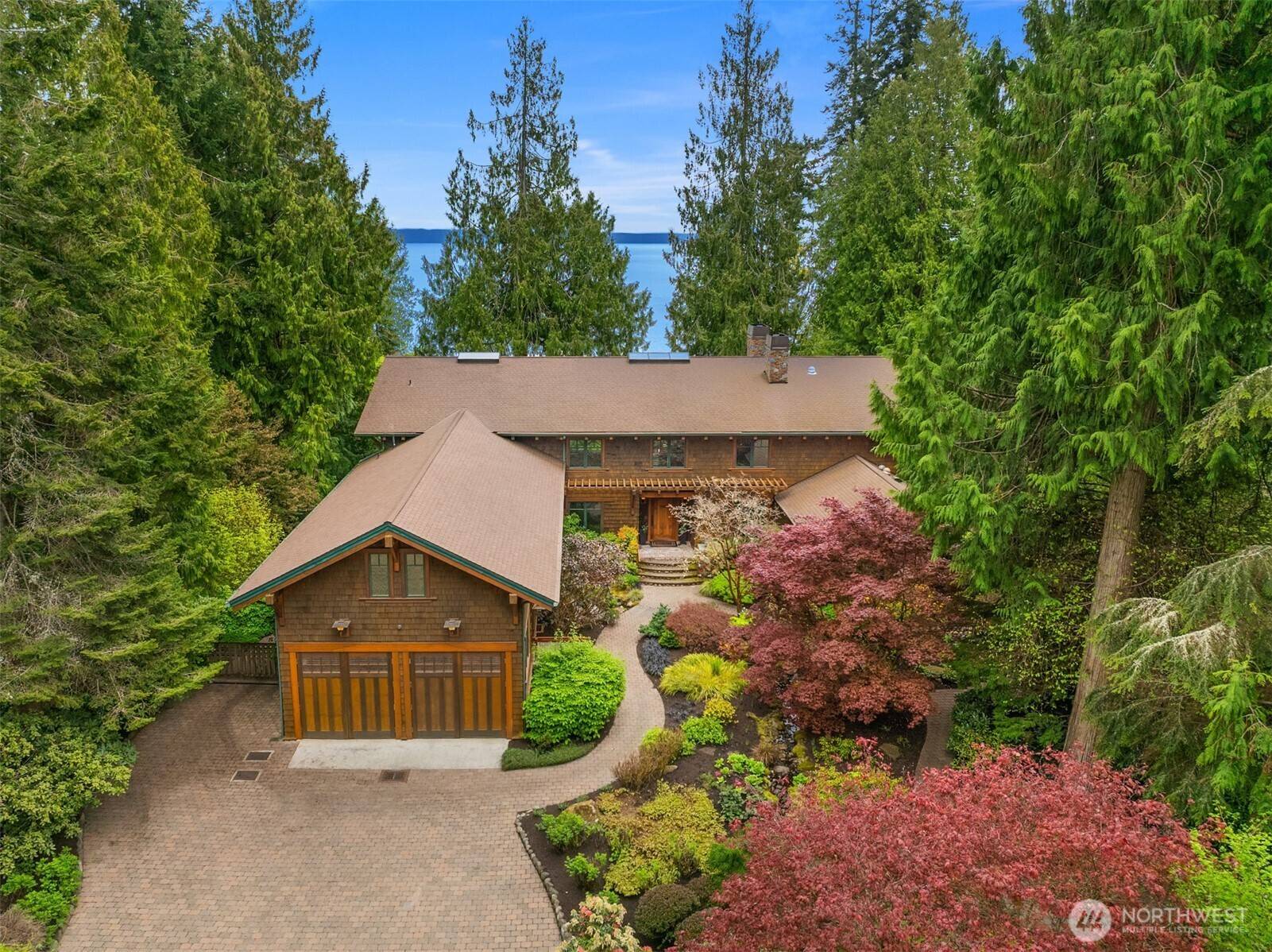 16790 Agate Point RD NE, Bainbridge Island, WA 98110