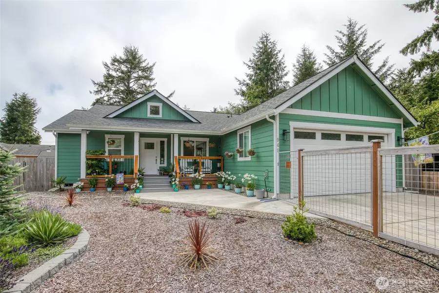 949 Falls of Clyde Lp SE, Ocean Shores, WA 98569