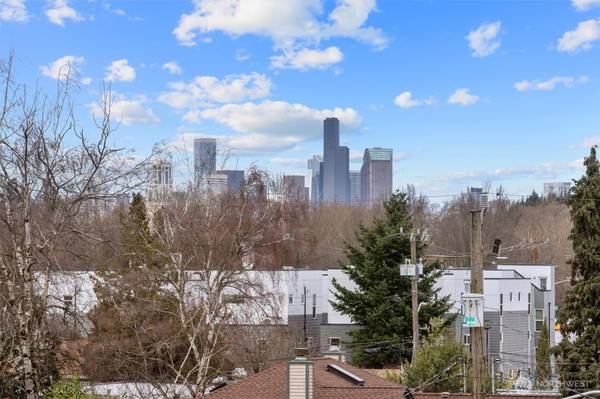 901 S Warsaw ST, Seattle, WA 98108