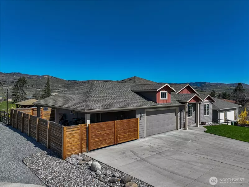 110 Cloudless DR, Manson, WA 98831