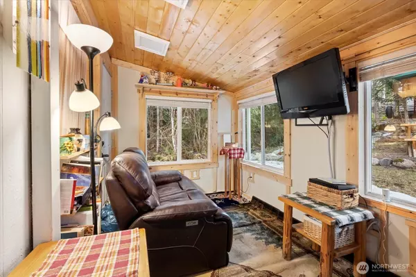 Ashford, WA 98304,165 Nisqually WAY