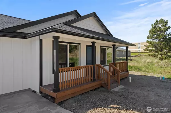 Ocean Park, WA 98640,31401 J PL