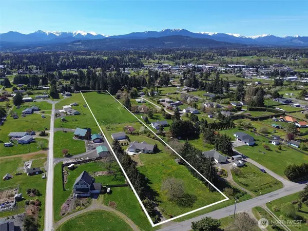 Sequim, WA 98382,462 E Runnion