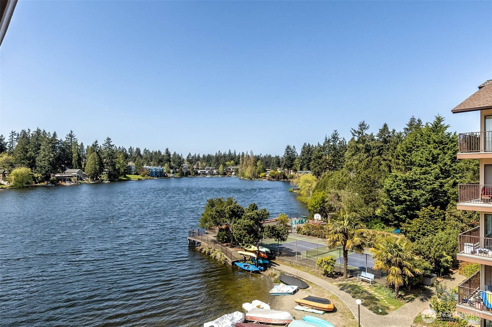 13201 Linden AVE N #403A, Seattle, WA 98133